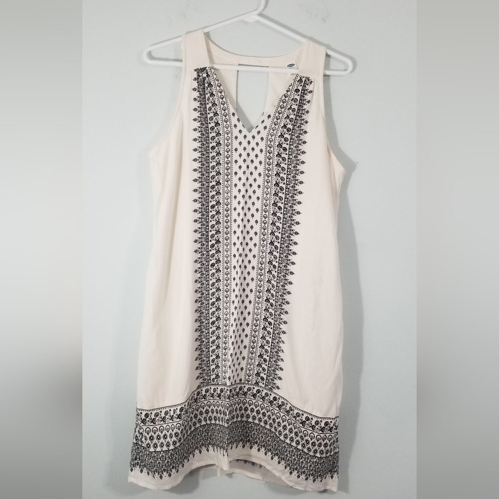 Old Navy Sleeveless V-Neck Midi Aztec Boho Dress. Classic Black & White. Size S.